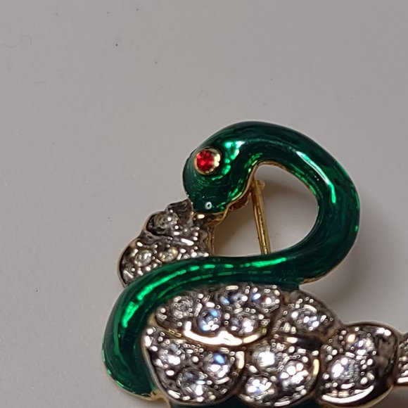 Little Green With Red Eyes Swan Brooch - Picture 2 of 10